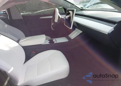 2025 Tesla Model Y Long Range Dual Motor All-Wheel Drive из США, поврежденный, VIN 7SAYGDEE5SA361917